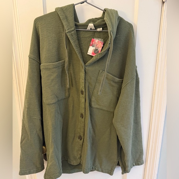 Roxy Sweaters - NWT Roxy olive green button up shacket large